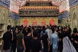 فریاد مرگ بر آمریکا و اسرائیل در حرم ابالفضل‌العباس (ع) + فیلم