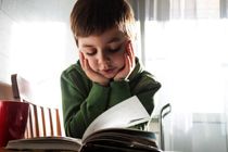 کتاب‌خوانی؛ راهی ساده برای رشد فردی و آشنایی با جهان‌های تازه