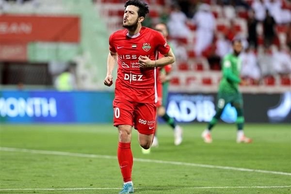 سردار آزمون مهاجم اصلی شباب الاهلی امارات باقی می‌ماند