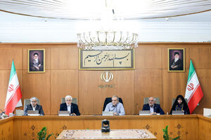 حقوق و پاداش کارکنان براساس عملکرد پرداخت شود