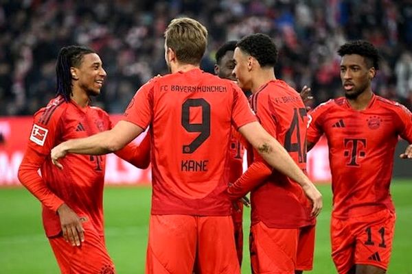 شبی متفاوت در اروپا/ باخت یونایتد، برد پرگل بایرن