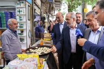 رئیس جمهوری با مردم و کسبه کرمانشاه دیدار کرد