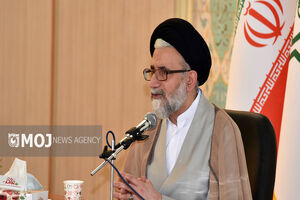 وحدت مردم ایران رمز ماندگاری نیم‌قرن انقلاب است