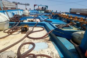 توقیف لنج حامل ۸۴ هزار لیتر سوخت قاچاق در آبهای خلیج فارس 