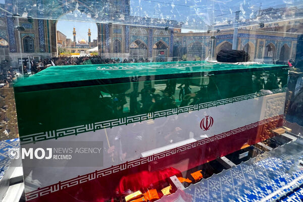 مشهدالرضا(ع) در سوگِ «قائد امت»/ تجلی بیعتِ دوباره ملت در حریم هشتمین خورشید