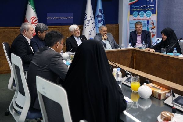 افسران جنگ نرم نخبگان‌ هستند