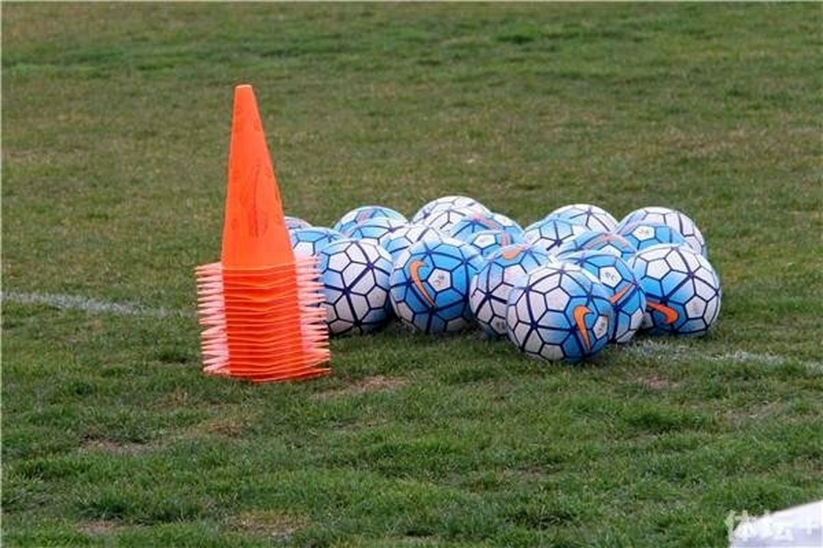 زمین فوتبال