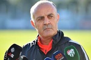 اوزجان بیزاتی برای مذاکره نهایی با استقلال به تهران آمد