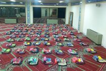 اهدای بسته‌های نوشت افزار با همت موسسه خیریه امام حسن مجتبی(ع) به دانش‌آموزان کم برخودار