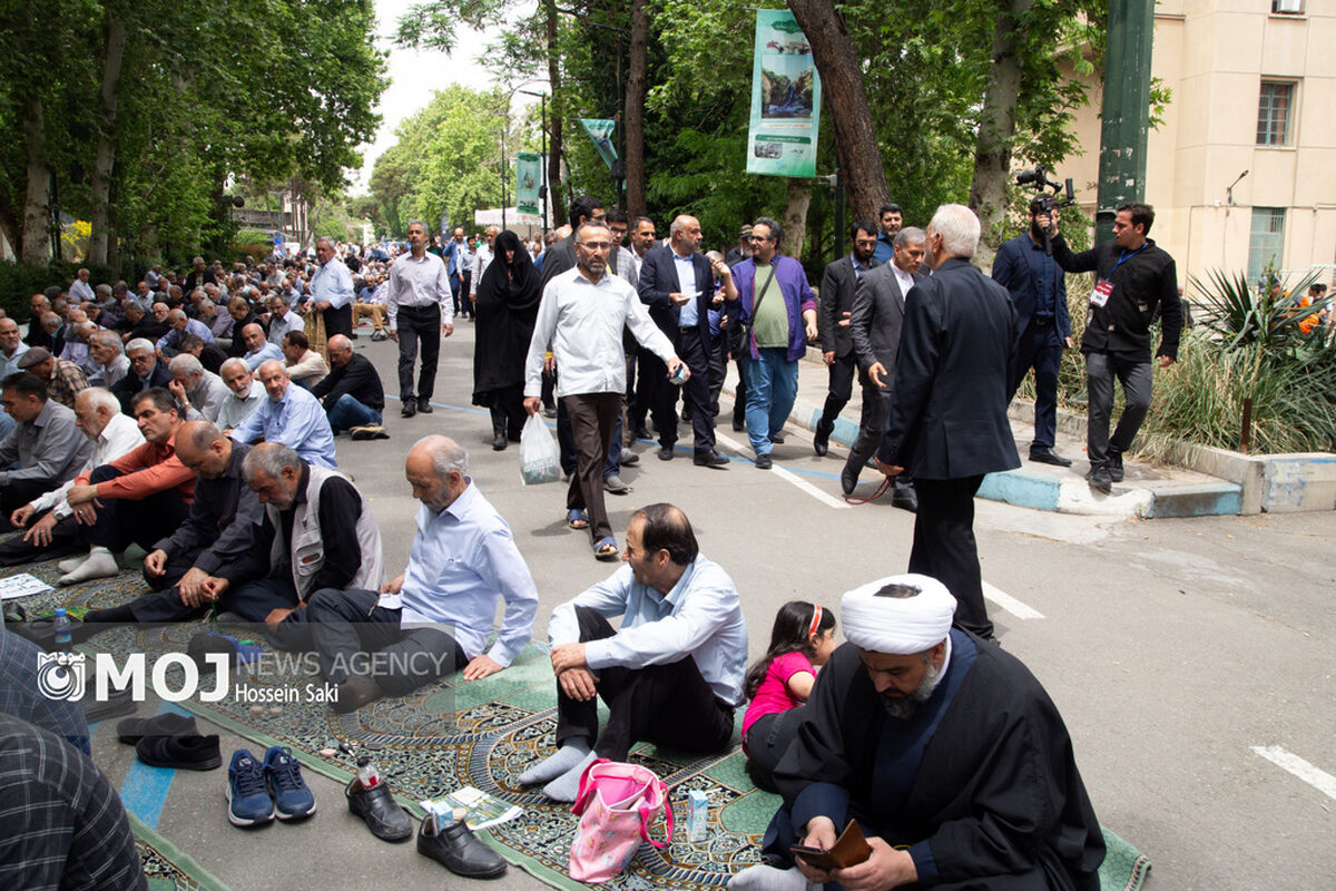 میز ارتباطات مردمی وزارت کار در نماز جمعه تهران