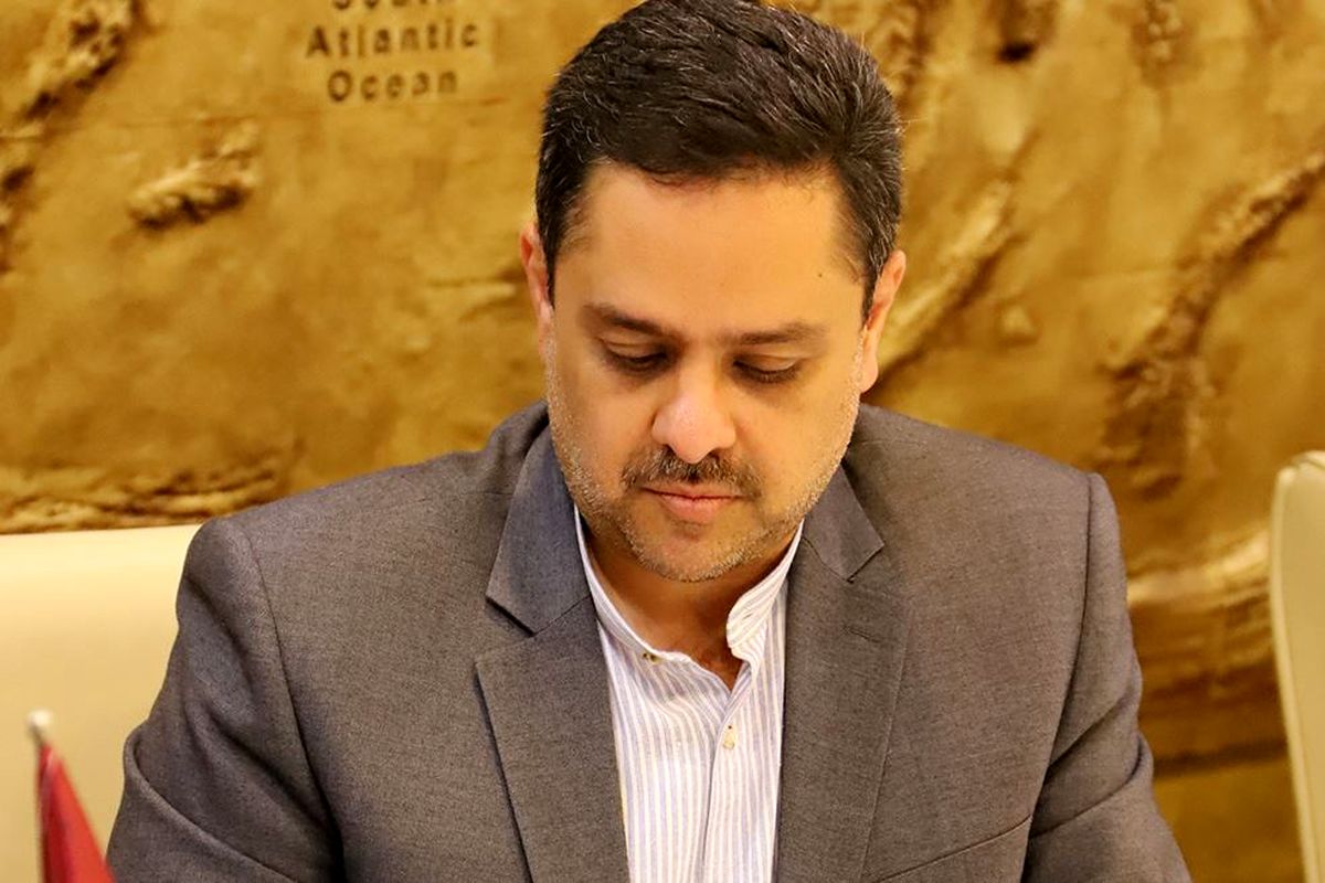 خلبان سهیل قیاسی مدیرعامل هواپیمایی آتا 