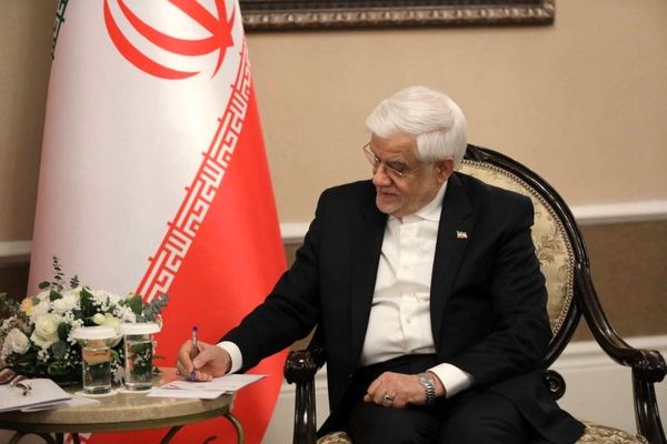 معاون اول رئیس‌جمهور بر تقویت وحدت ملی با شعار «همه در میدان برای ایران» تاکید کرد