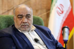 شهرداران برای مقابله با ویروس کرونا باید در کنار مردم باشند