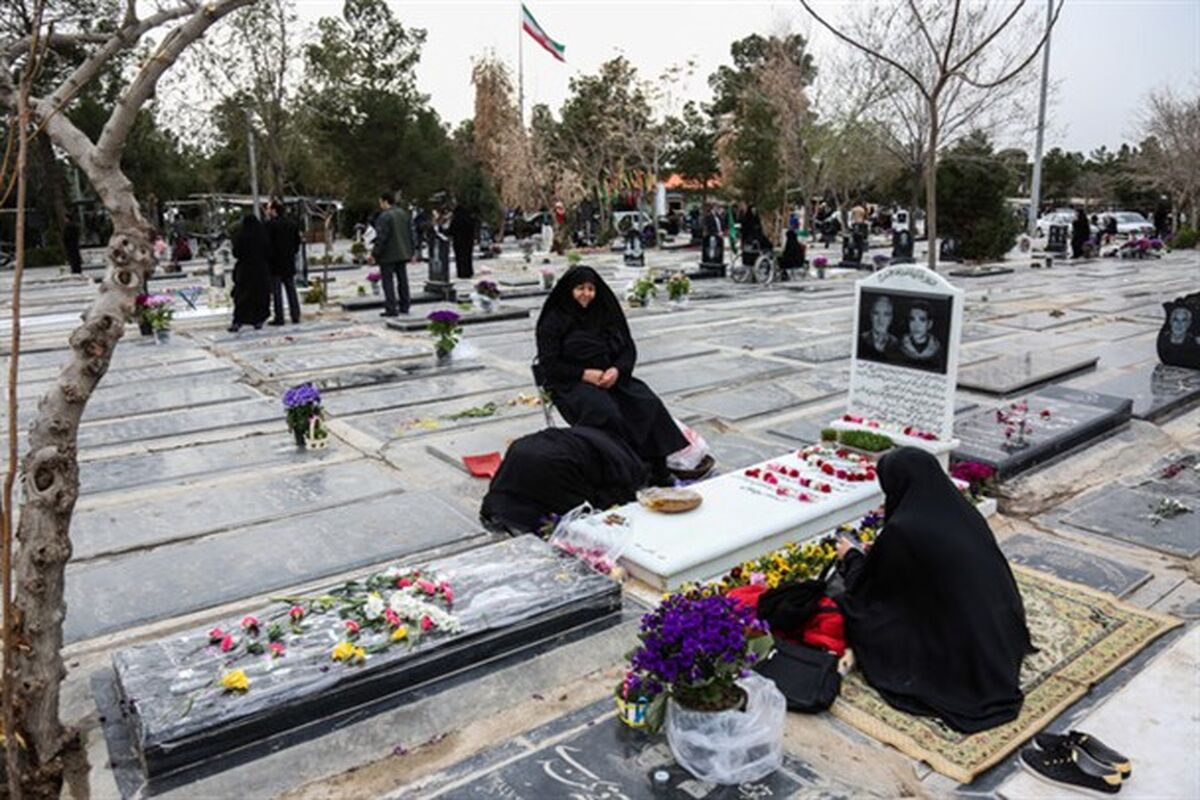 جمعه غریبان و آخر سال در آرامستان کرمانشاه