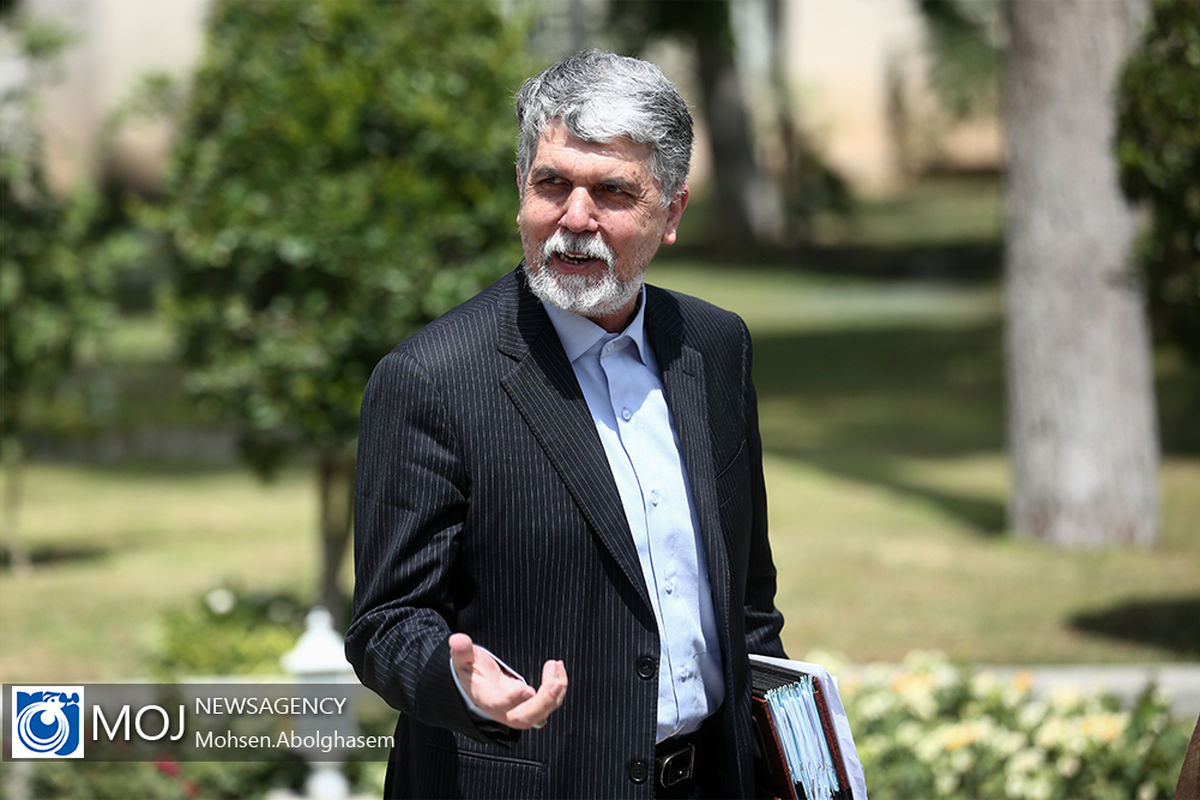 حاشیه جلسه هیات دولت - ۲۶ تیر ۱۳۹۸ / سید عباس صالحی وزیر فرهنگ و ارشاد اسلامی