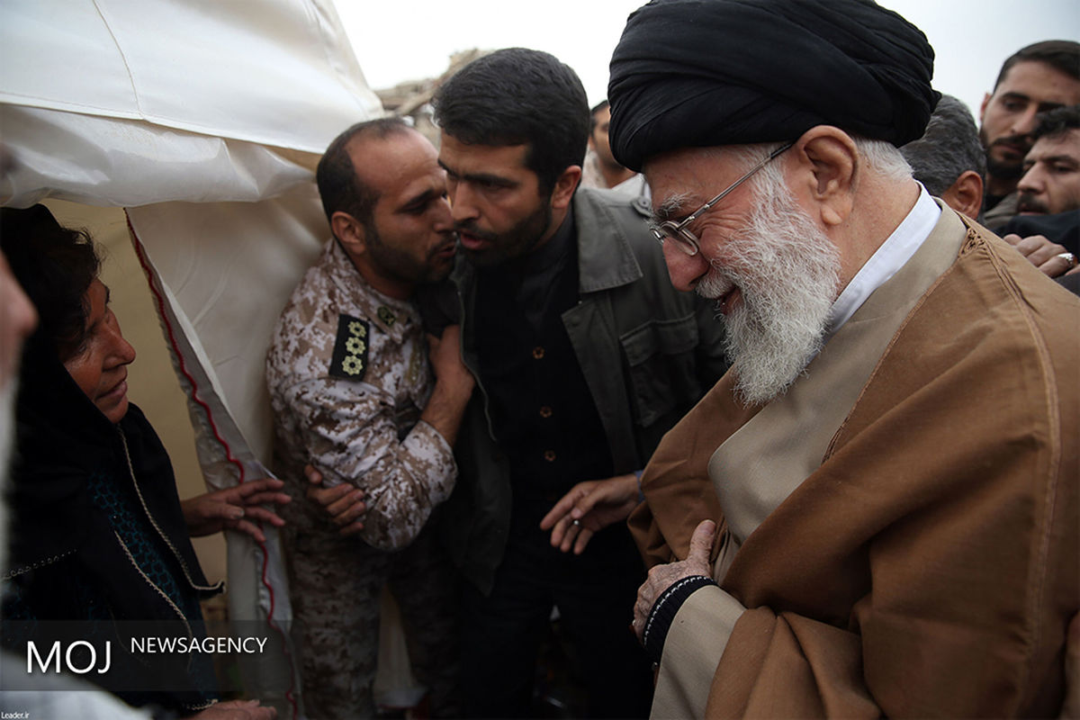 بازدید مقام معظم رهبری از منطقه زلزله زده سرپل ذهاب
