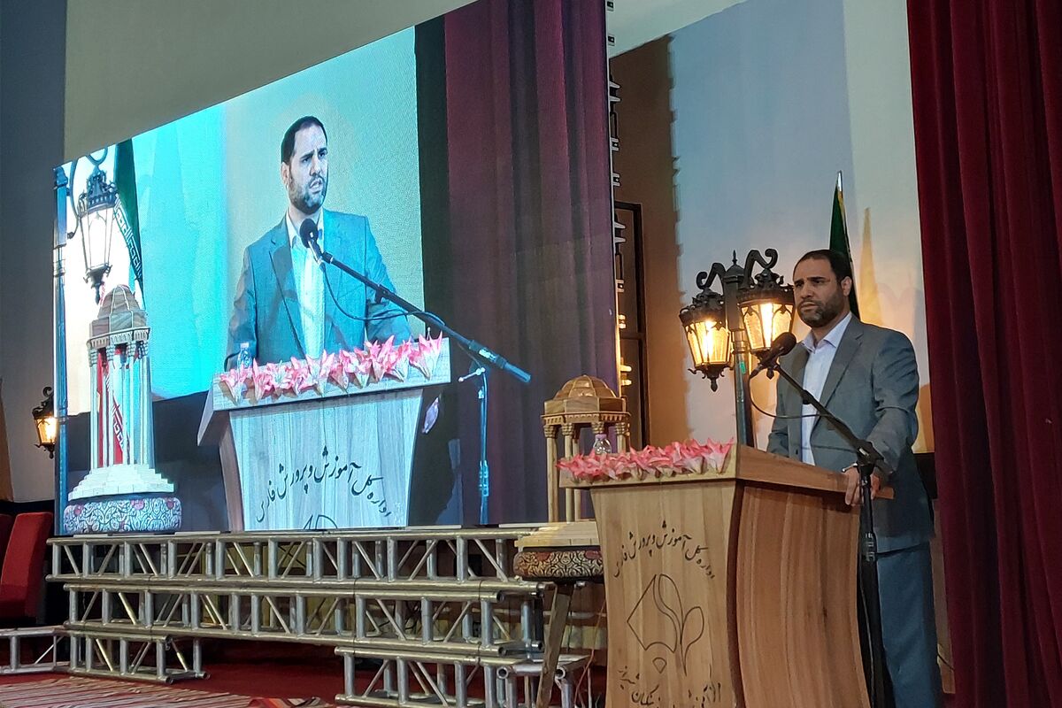 وزیر آموزش و پرورش 