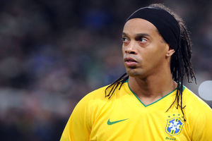 رونالدینیو از دنیای فوتبال خداحافظی کرد