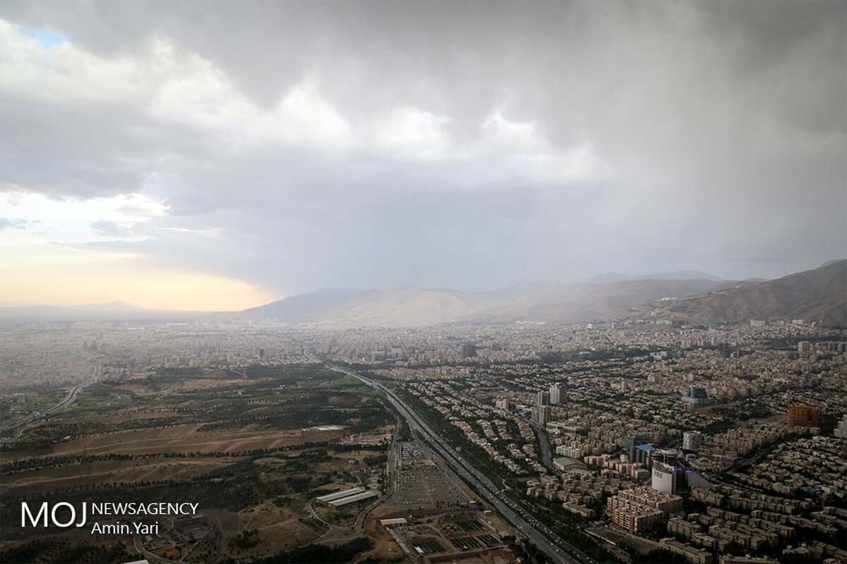 نمای شهر تهران از بالای برج میلاد