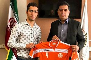 بهترین بازیکن فوتسال آسیا با مس تمدید کرد