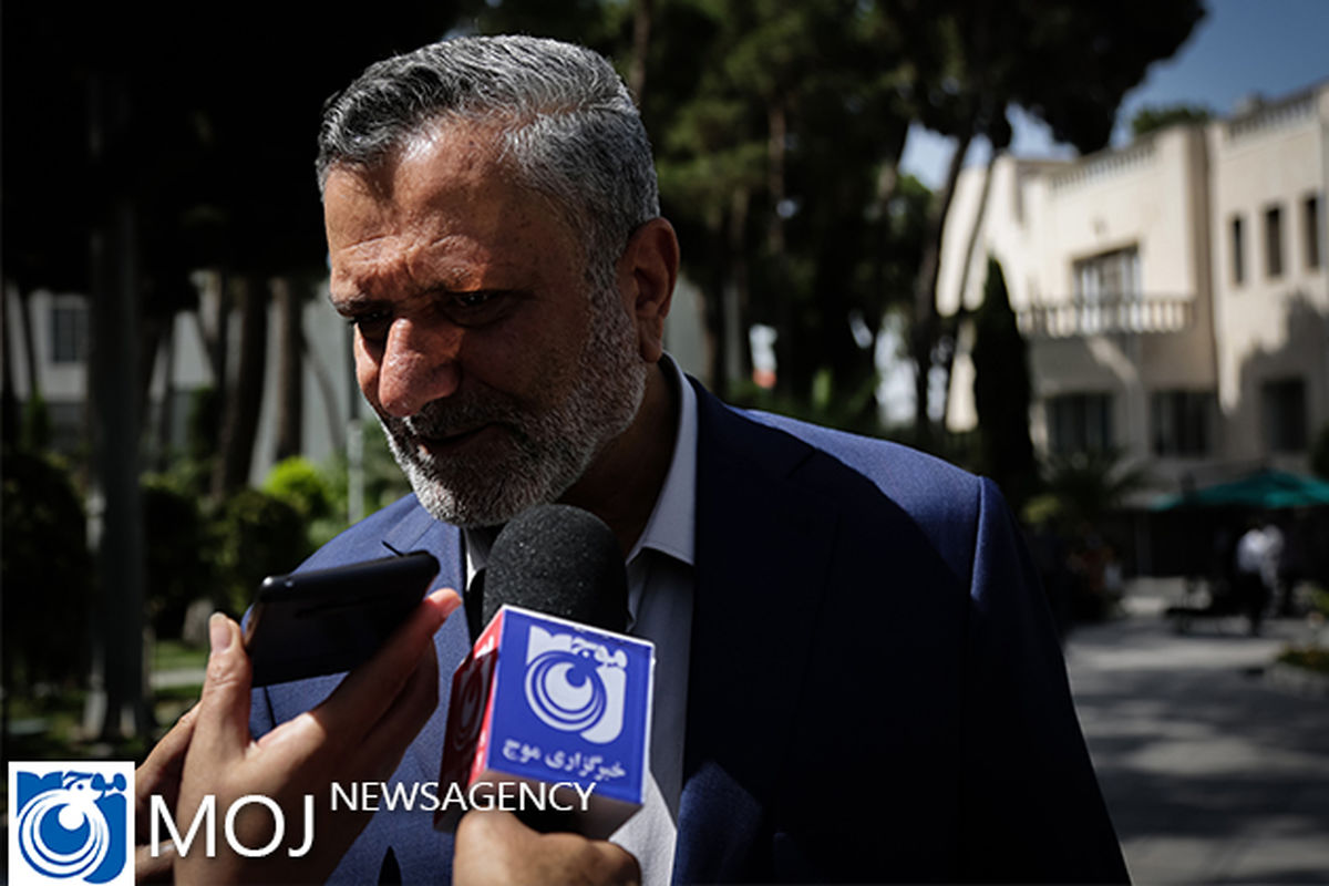 اعضای هیأت دولت در جمع خبرنگاران