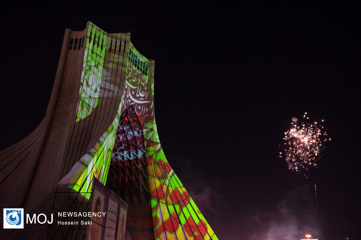 نورافشانی سالگرد پیروزی انقلاب در تهران