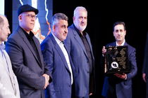 اعطای گواهینامه حمایت از حقوق مصرف‌کنندگان از سوی وزیر صمت به هلدینگ دکا
