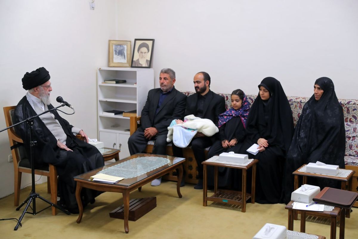 رهبر انقلاب