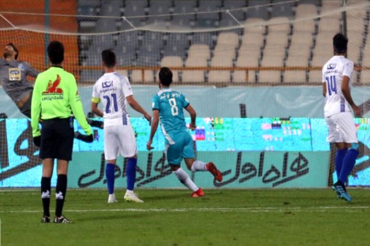 بازی استقلال و شاهین شهرداری‌ بوشهر