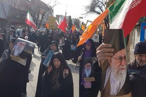 نمازگزاران قمی، اهانت نشریه فرانسوی به مرجعیت را محکوم کردند