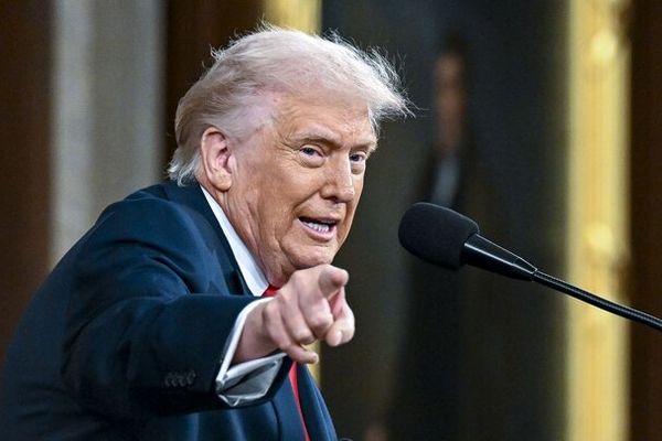ترامپ مدعی اطلاع رسانی ایران برای عدم دریافت عوارض تنگه هرمز شد