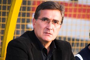 باید برای کریمی و پروین خبردار بایستیم