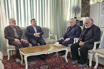 رئیس سازمان ثبت اسناد و املاک با خانواده شهید صارم‌پور دیدار کرد