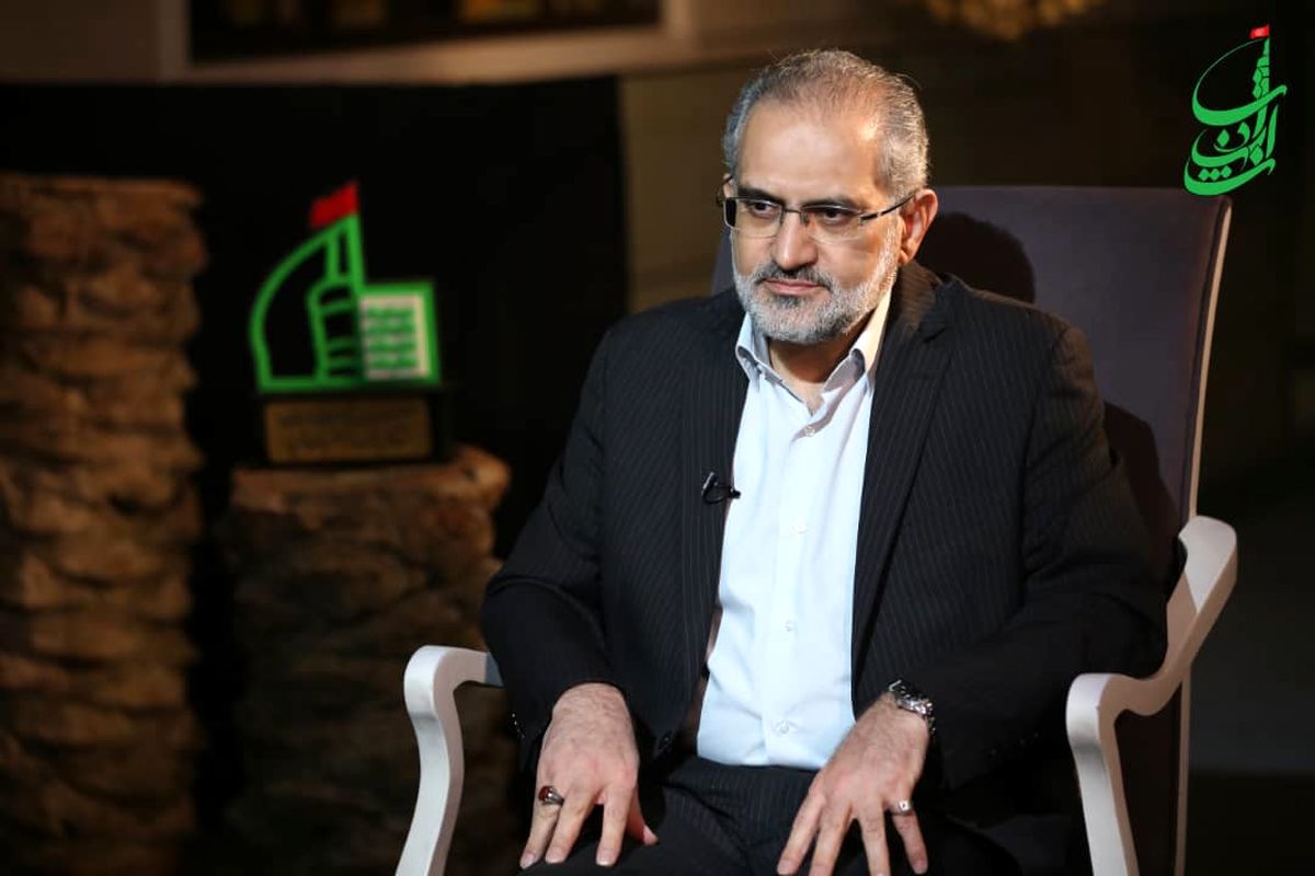 سیدمحمد حسینی معاون پارلمانی رپیس جمهور در نشان ارادت