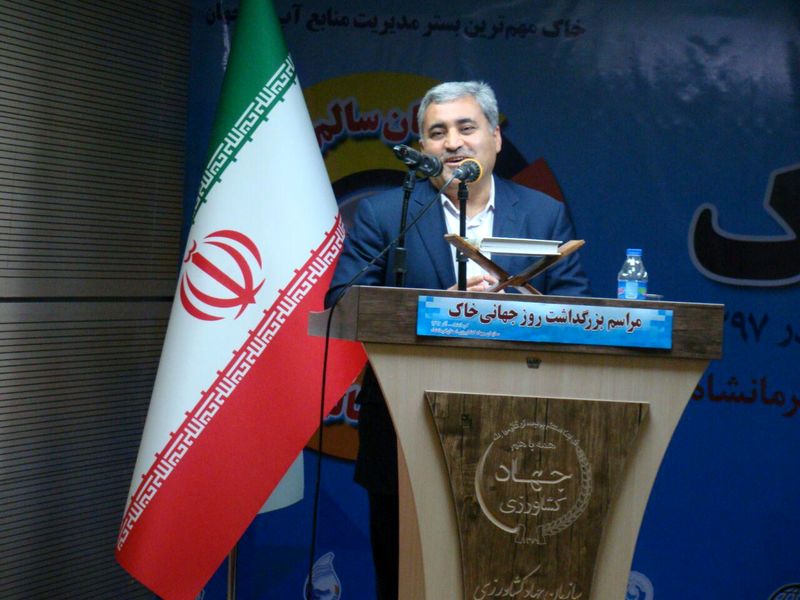 جنگلها و خاک ایران در حال نابودی است/ حفاظت از خاک حتی از آب هم مهمتر است