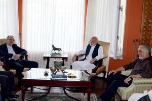 سفیر ایران با حامد کرزای و عبدالله عبدالله دیدار کرد