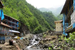 جان باختن یک نفر بر اثر ریزش کوه در روستای امامزاده ابراهیم  شفت