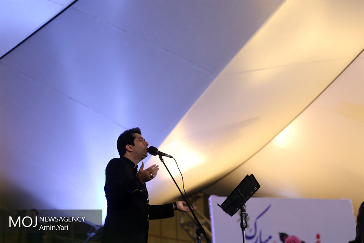 کنسرت خیابانی محمد معتمدی