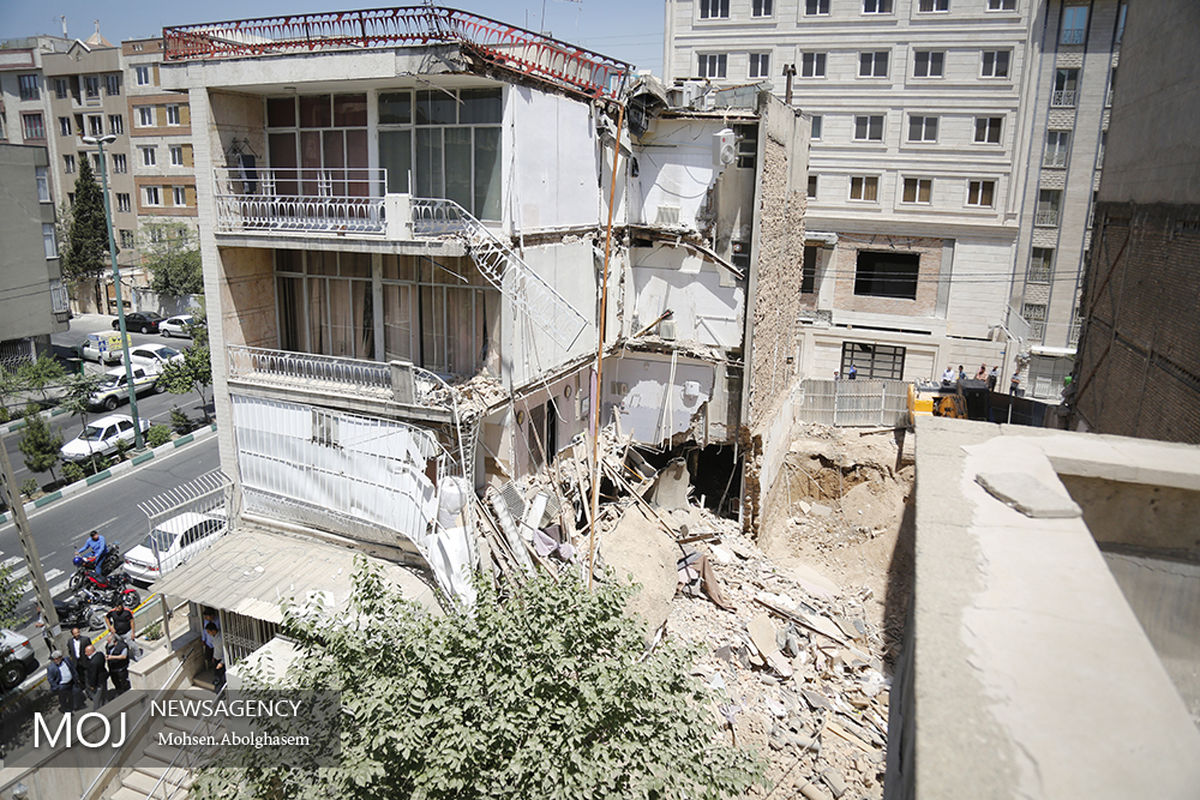 ریزش ساختمان قدیمی در گیشا 