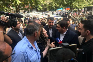 مخبر در حسینیه ارشاد حضور یافت