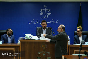 متهم ردیف اول: با خدماتی که اکنون اتهام تعبیر شده اند، در شرایط تحریم به کشور خدمت کرده ام/وکیل متهم: جرم اخلال در نظام اقتصادی باید با قصد مقابله با نظام احراز شود