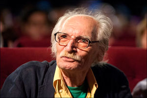 امروز؛ جشن ۷۷ سالگی محمود دولت آبادی در تئاترشهر