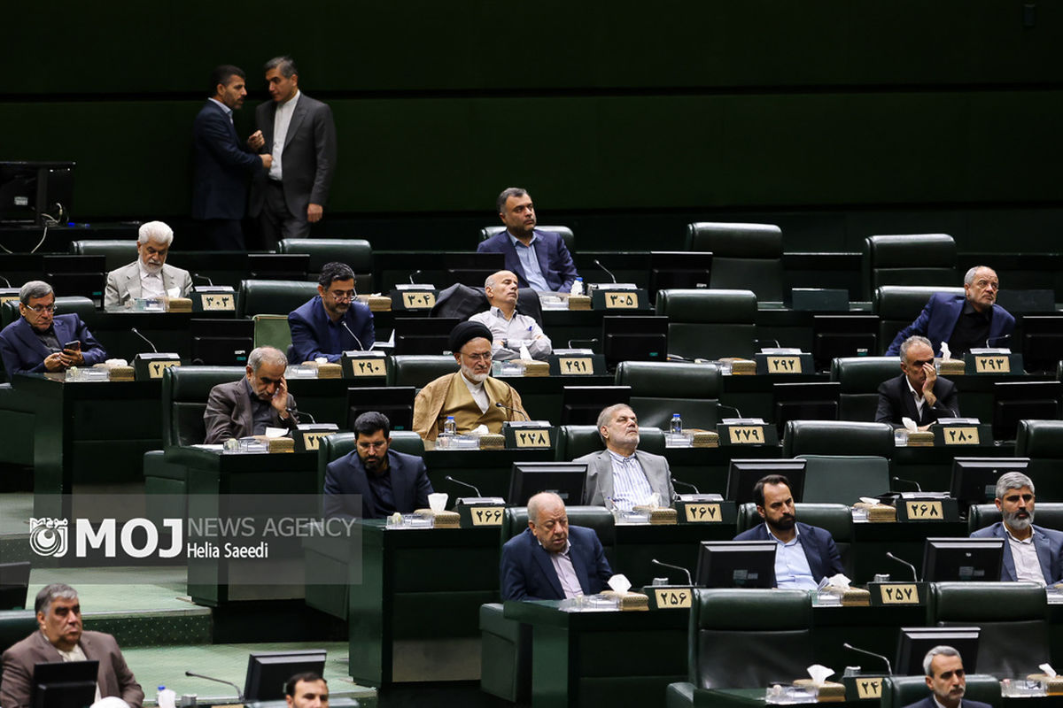 گرامیداشت شهدای خدمت در مجلس شورای اسلامی