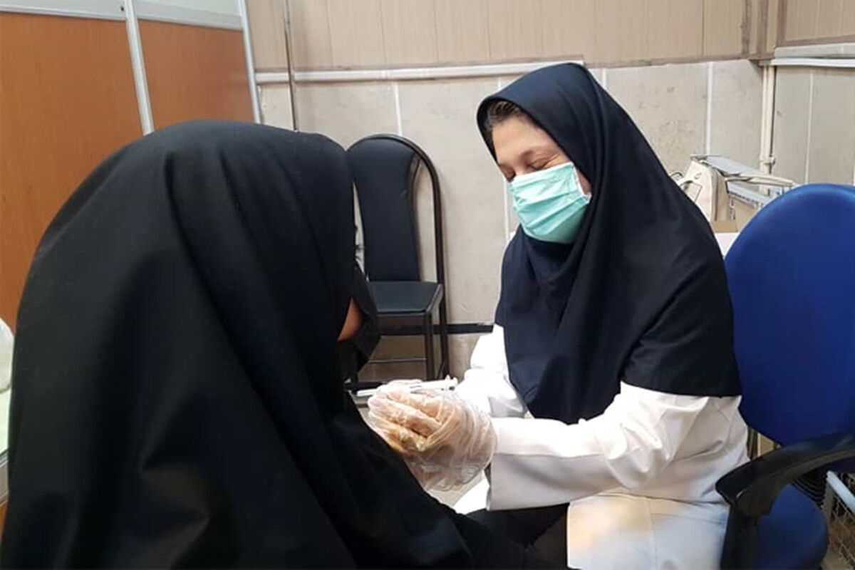 همکاری دانشجویان بسیجی در  واکسیناسیون کرونا  