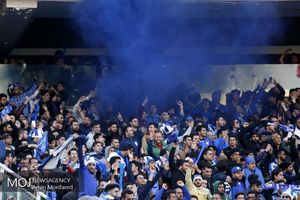 هواداران معترض استقلال مقابل وزارت ورزش و جوانان تجمع کردند