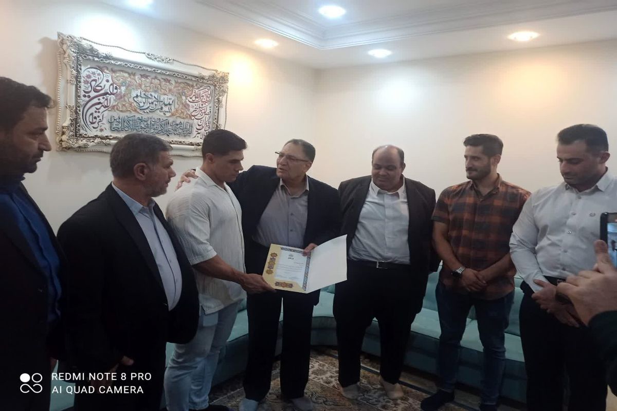 تجلیل از قهرمانان دزفول