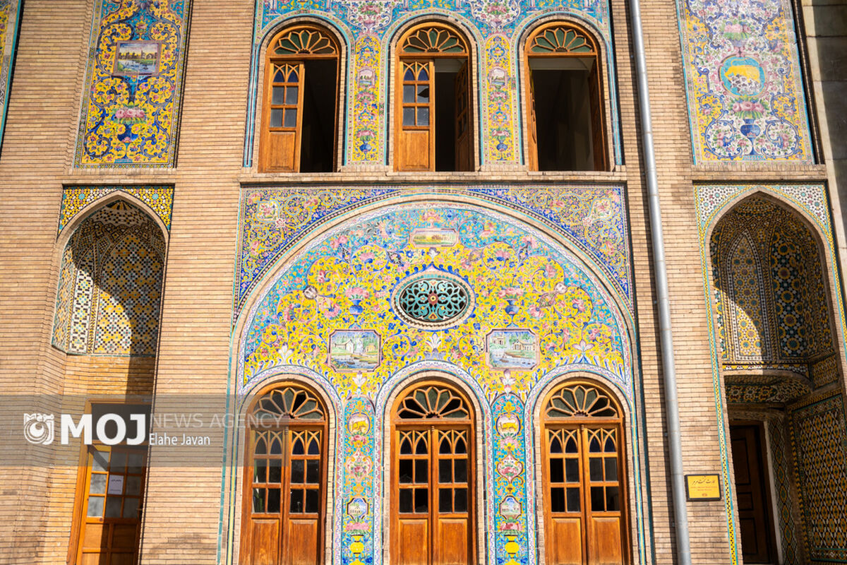 آثار تجاوز هوایی به کاخ گلستان