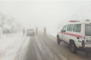  بیش از هزار و ۳۰۰ نفر گرفتار شده در برف و کولاک توسط هلال‌احمر اسکان یافتند