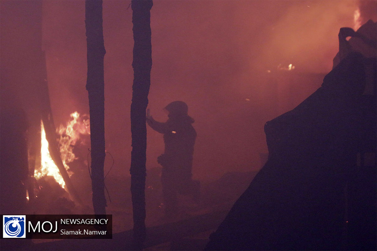 آتش سوزی گسترده انبارهای باربری در شوش