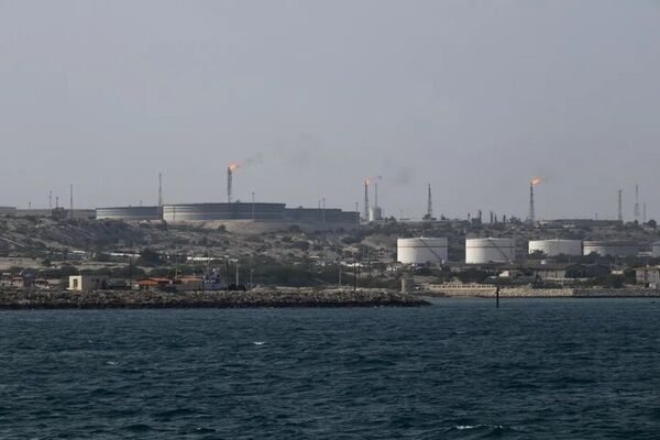 بلومبرگ از خشم و اختلاف متحدان آمریکا در خلیج فارس از تشدید جنگ با ایران گزارش داد